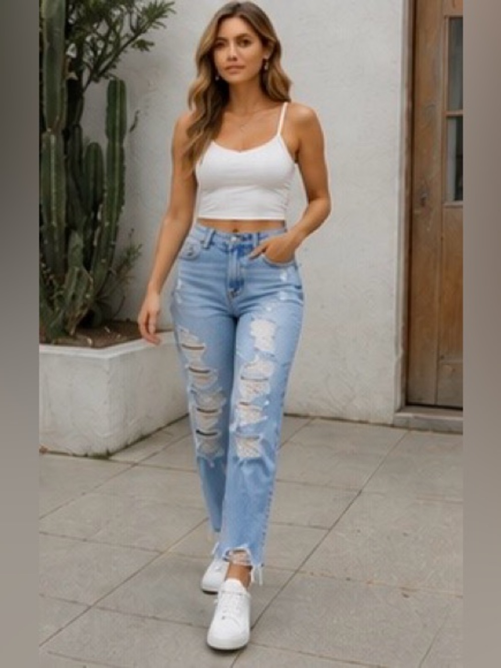 American Eagle Size 2 Short Light Wash Distressed Ripped Stretch Jeans - Picture 8 of 12